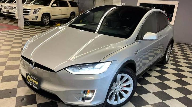 TESLA MODEL X 2017 5YJXCDE45HF052617 image